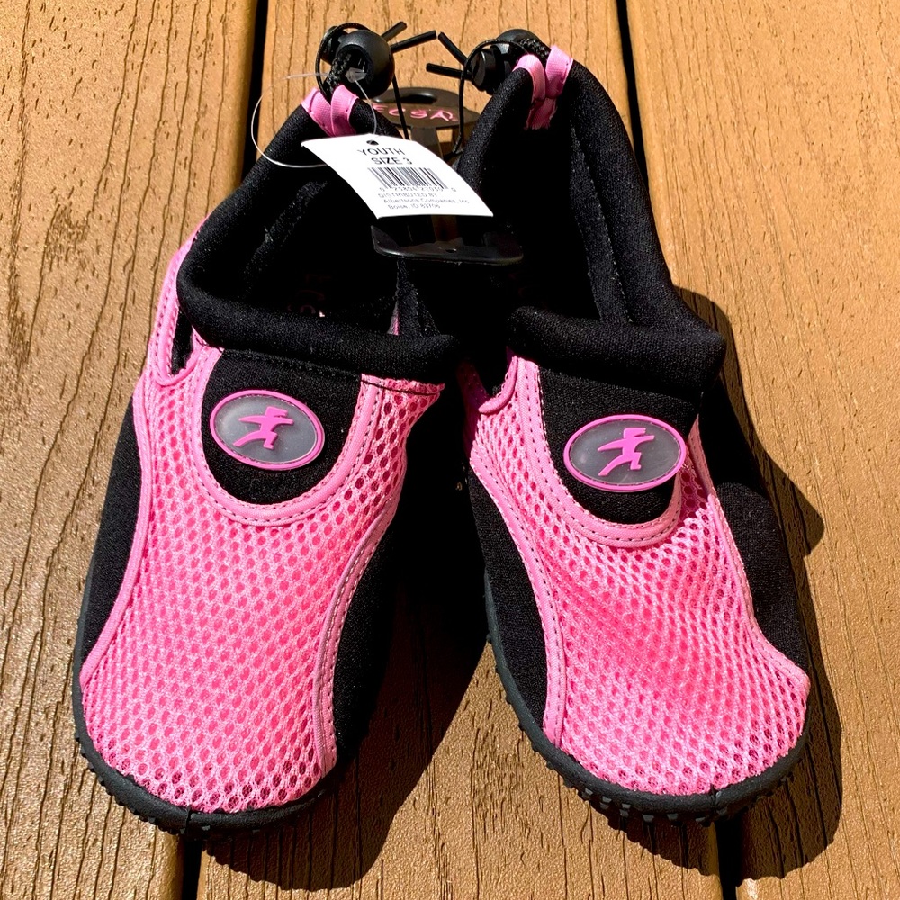 🆕ESCA GIRLS WATER SHOES YOUTH SIZE 3 NWTS IN ORIGINAL PACKAGING